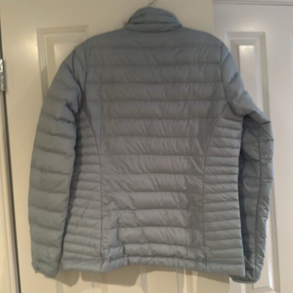 Light blue Patagonia mid weight puffer - Picture 5 of 6